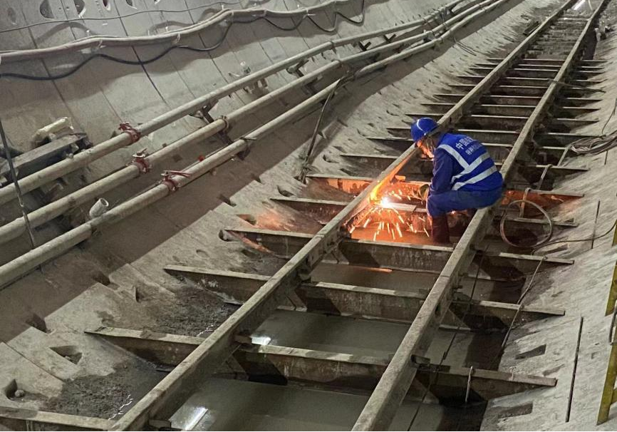 再传喜报！中铁优德88盾构机顺遂贯串深圳地铁3号低碳站～坪西站左线