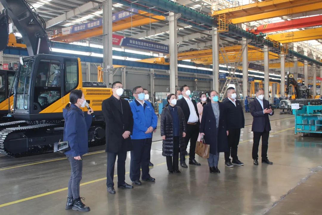 五粮液集团工会主席郭叙雷带队赴优德88智能考察交流