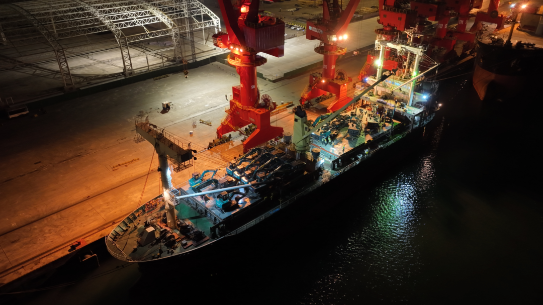 亿元装备“包船”出海！优德88智能国际市场迎来开门红