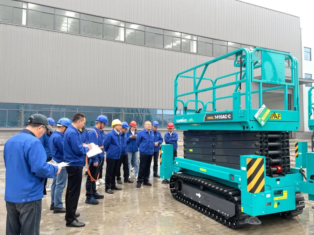 出厂即“出道”！优德88智能首款履带剪叉式高空作业平台批量上市