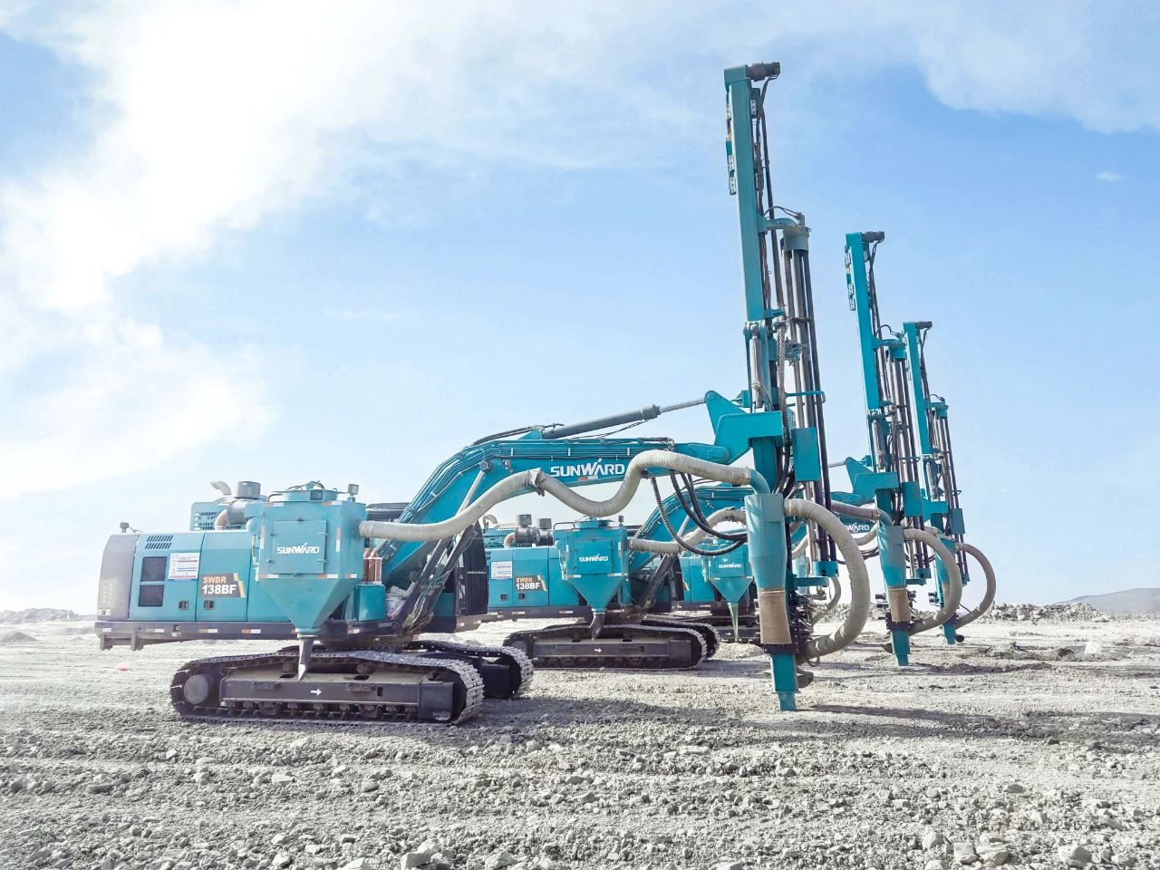 “绿色智能矿山建设专家”！优德88智能全新一代切削潜孔一体式钻机重拳出击