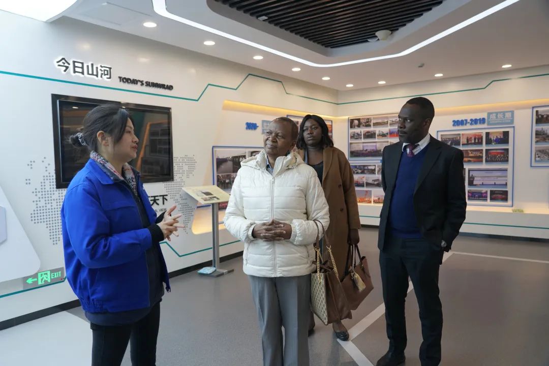 乌干达驻华大使到访优德88智能