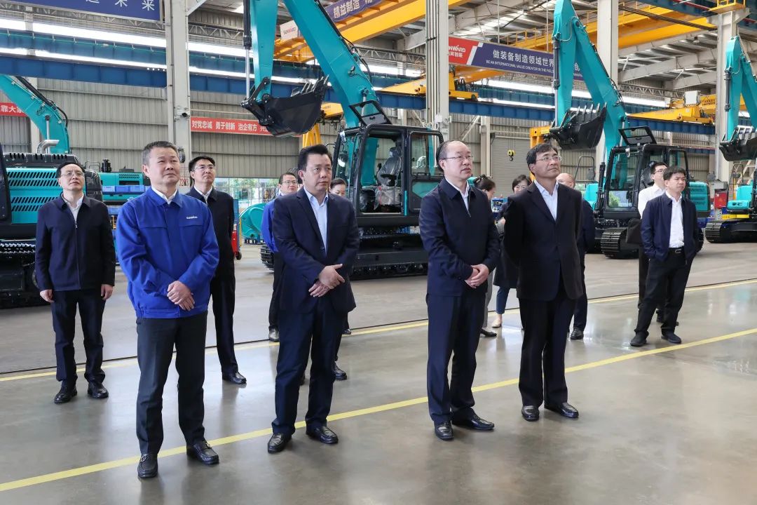 人社部党组成员、副部长俞家栋考察调研优德88智能