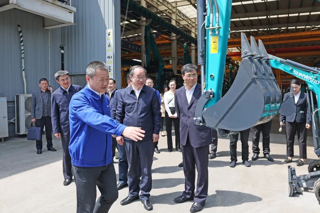 人社部党组成员、副部长俞家栋考察调研优德88智能