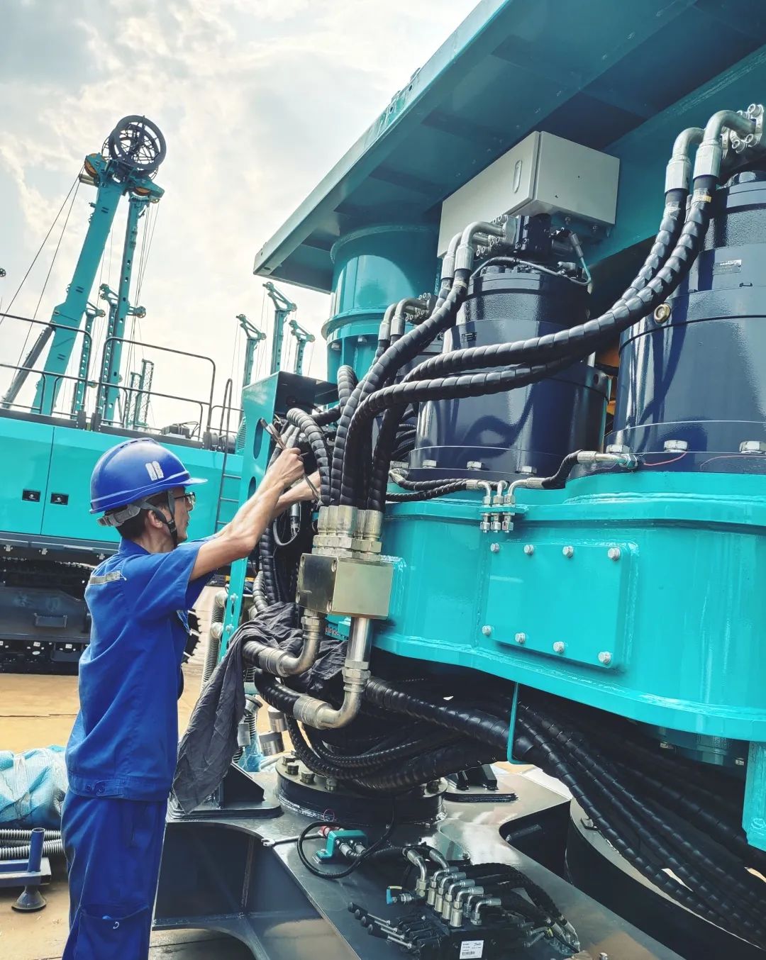 劳动庆幸，，，，，创立伟大！纪录那些通俗且伟大的劳动瞬间