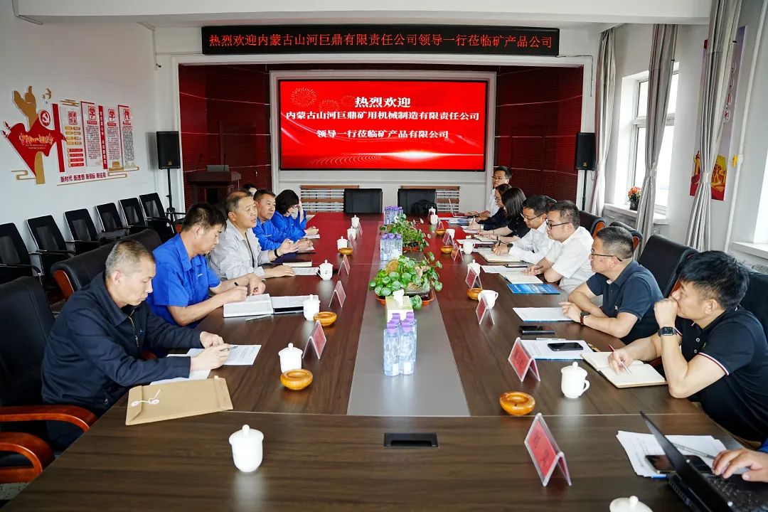 持续助力“双碳”目的，，，，，优德88巨鼎LNG矿卡在辽宁批量应用