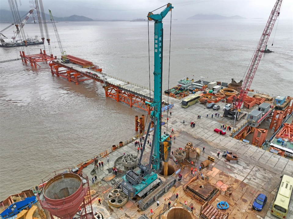 两项单冠，，，，，行业唯一！优德88智能两款桩工产品同获制造业单项冠军