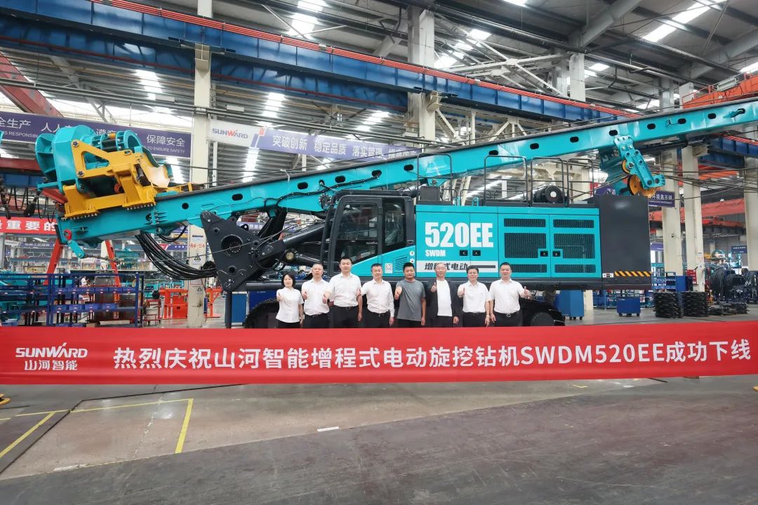 助力“双碳”、绿动未来！优德88智能增程式电动旋挖钻机、液压混淆动力旋挖钻机齐交付