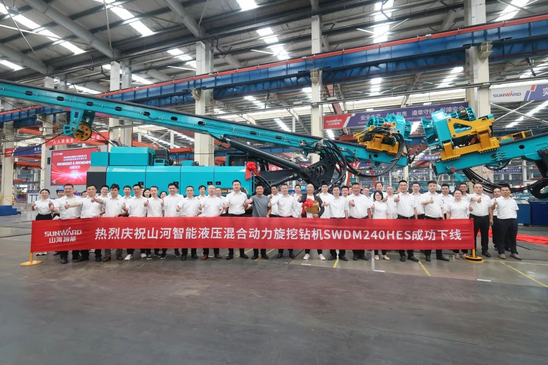 助力“双碳”、绿动未来！优德88智能增程式电动旋挖钻机、液压混淆动力旋挖钻机齐交付