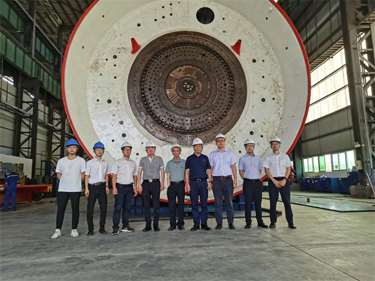 首战华东市。。。。。≈刑诺88杭德市域铁路工程地莫区间左线盾构机顺遂始发