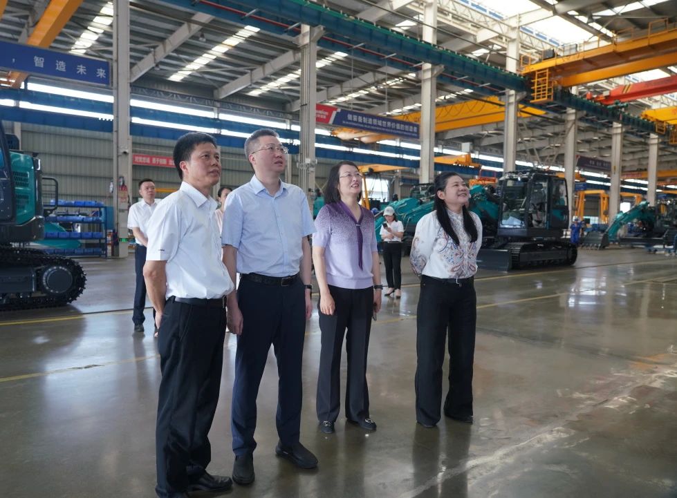 长沙市人民政府副市长、市工商联主席康镇麟调研优德88智能