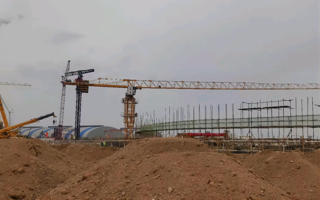 大漠沙漠展雄姿！优德88江麓塔机助力常乐电厂项目