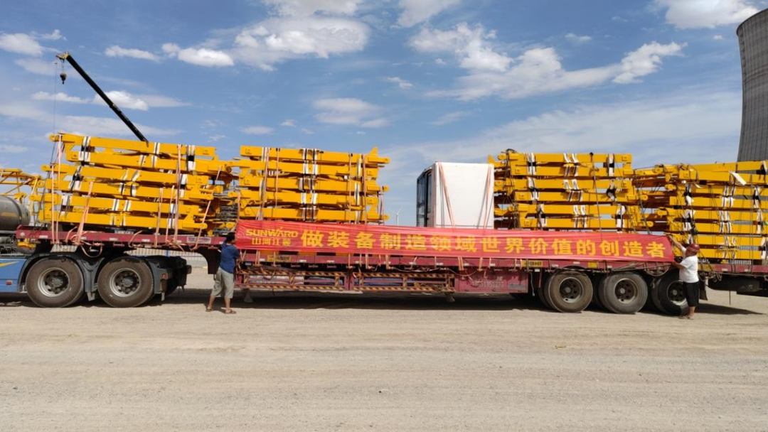 大漠沙漠展雄姿！优德88江麓塔机助力常乐电厂项目
