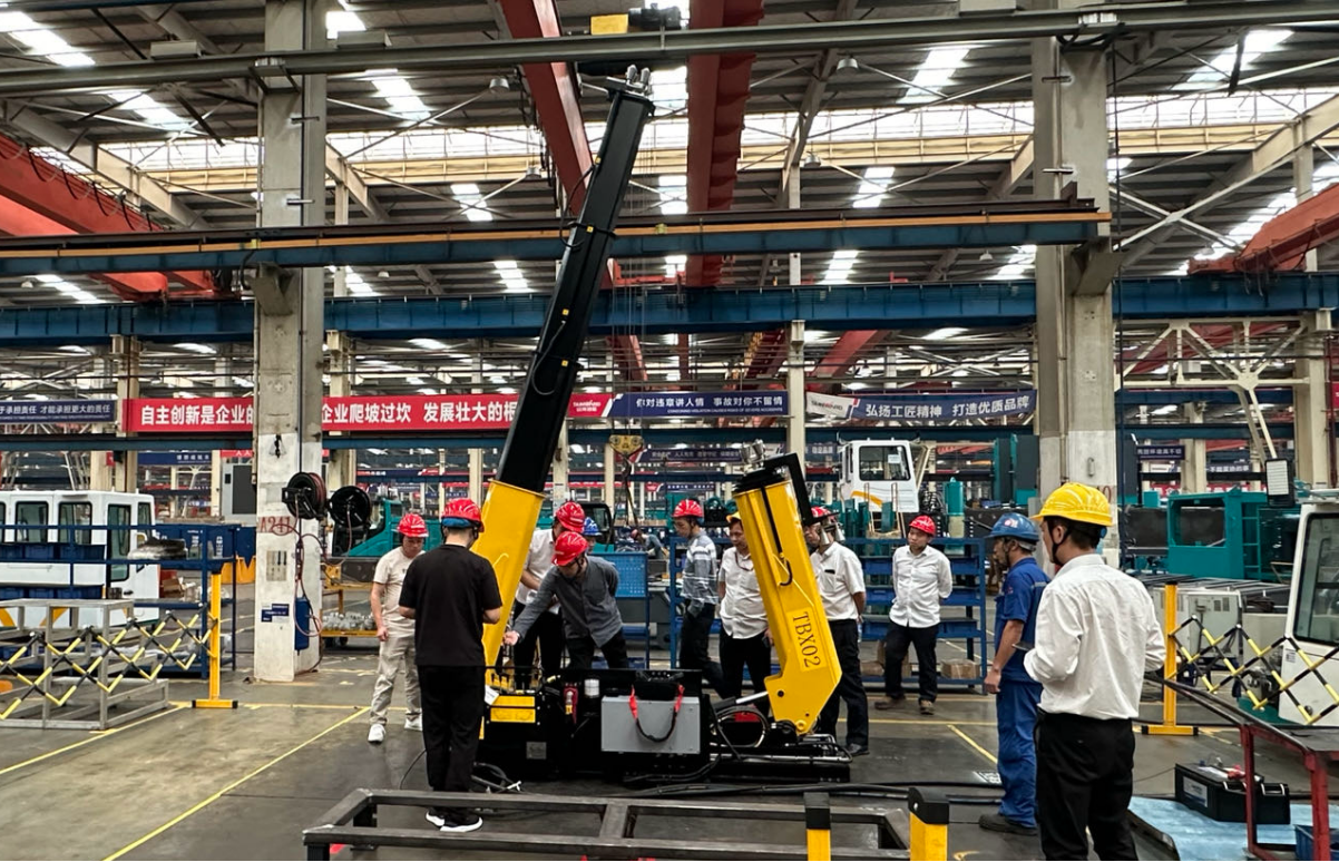 优德88智能首套抬拨线作业装置通过国家铁路系统准入判断