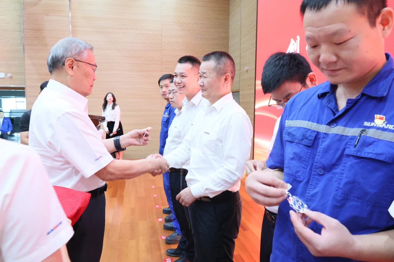 强信心 聚协力 共建优美家园——庆祝优德88智能建设24周年表扬大会盛大召开