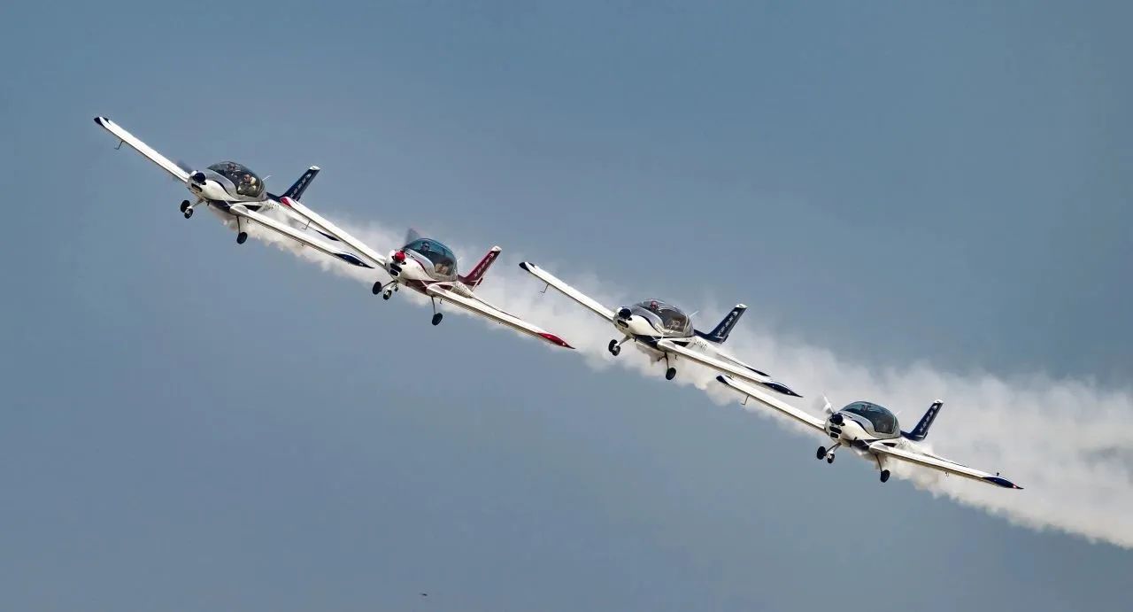 央媒聚焦！一起见证首届亚洲通用航空展上的优德88风范