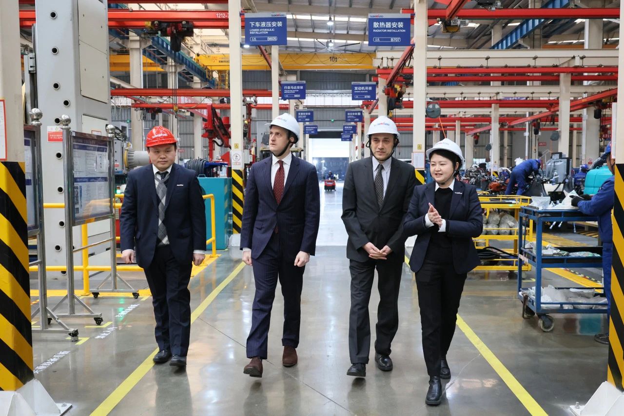 加拿大驻广州总领事贝加德到访优德88智能