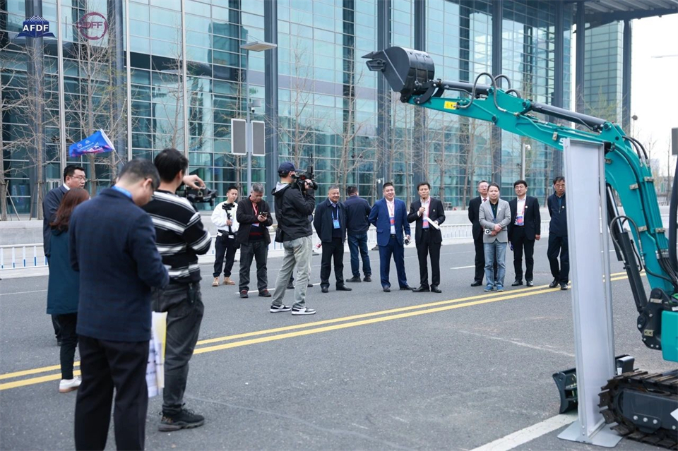 坚持立异，，赋能工业！优德88智能出席第十三届深基础工程生长论坛