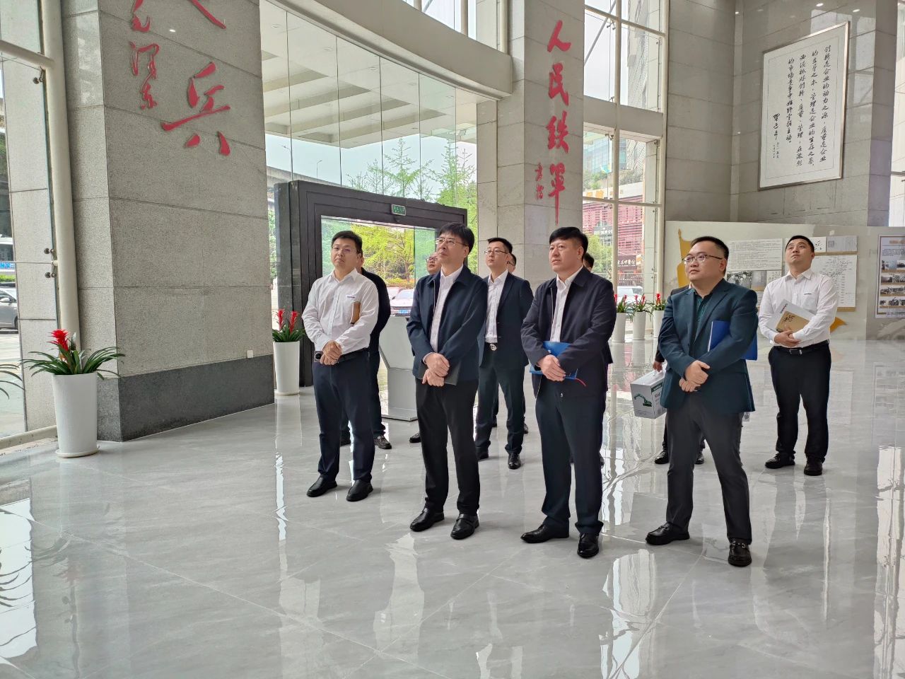 顺应新形势，，追求新相助！优德88智能到访中铁二十三局