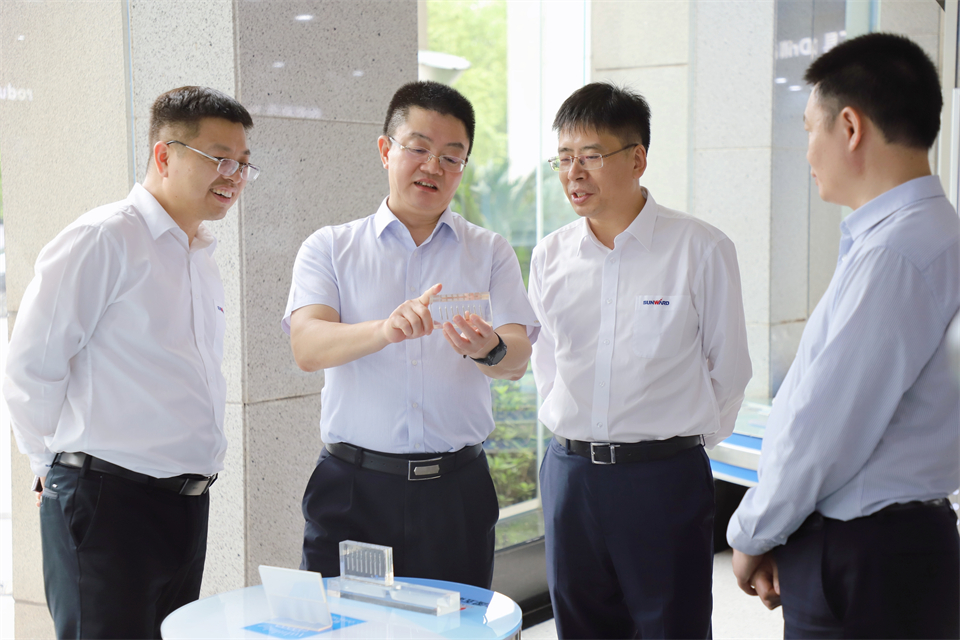 “双向奔赴 相助共赢”优德88智能与中钨高新签署战略相助协议