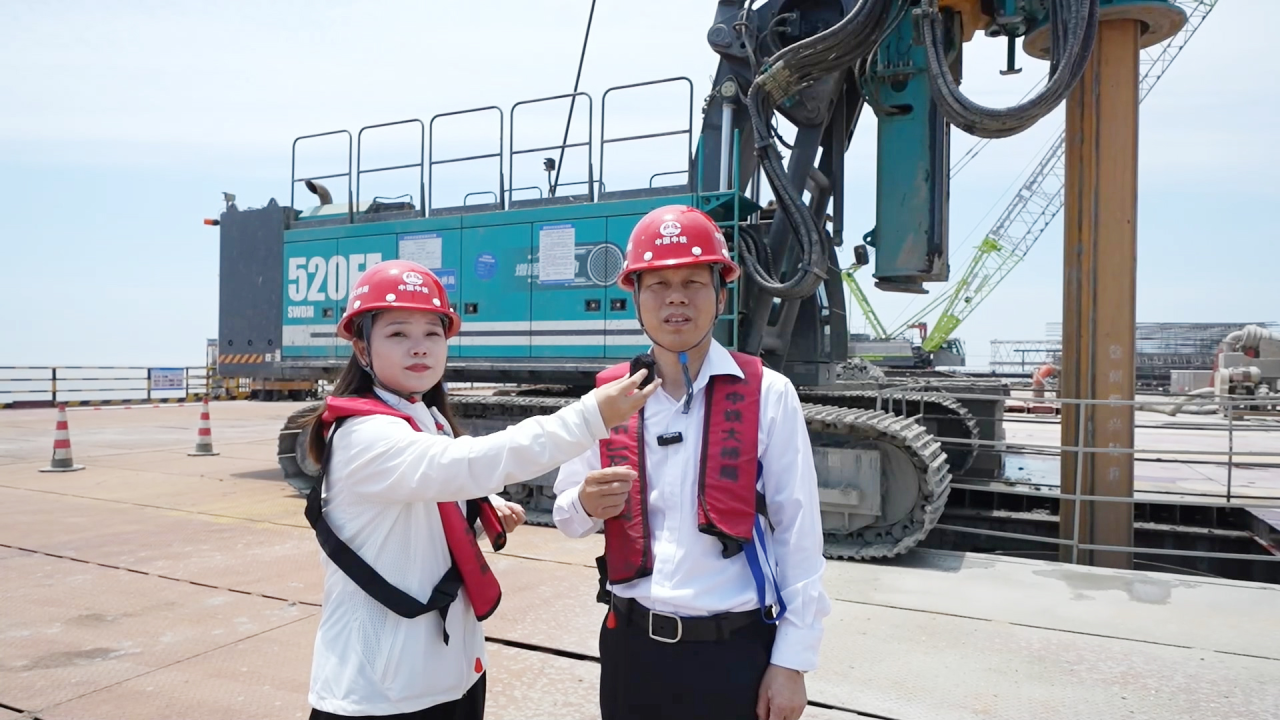 先导式立异，，，，，再推电动新品！优德88智能SWDM520EE增程式旋挖钻机推介会乐成举行