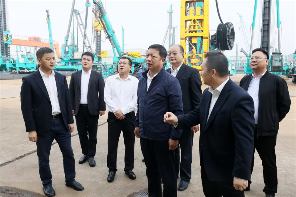 同船出海，，，，共赢未来！中铁九局副总司理刘峻峰一行到访优德88智能