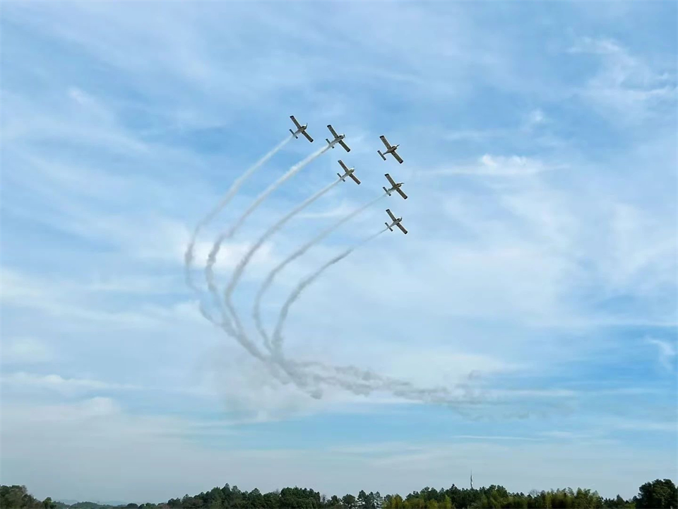 十年织得优德88秀，，，，，，践行初心创未来！优德88航行演出队建设10周年庆典活动盛大举行