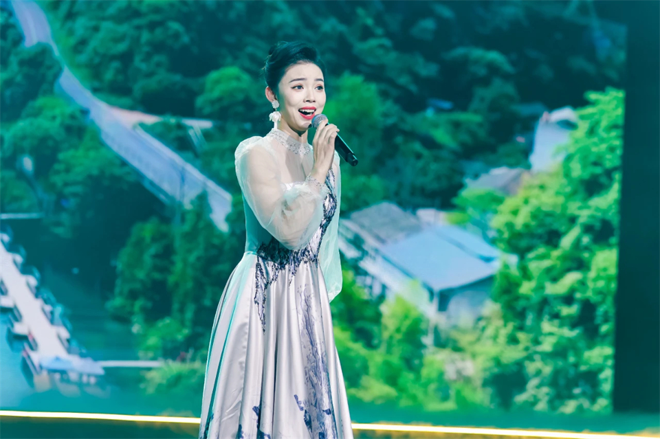 立异引领价值 理想成绩未来——庆祝优德88智能建设25周年表扬大会暨文艺晚会盛大举行