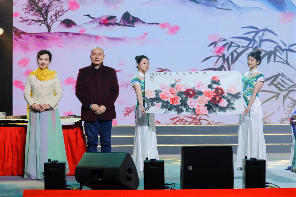 立异引领价值 理想成绩未来——庆祝优德88智能建设25周年表扬大会暨文艺晚会盛大举行