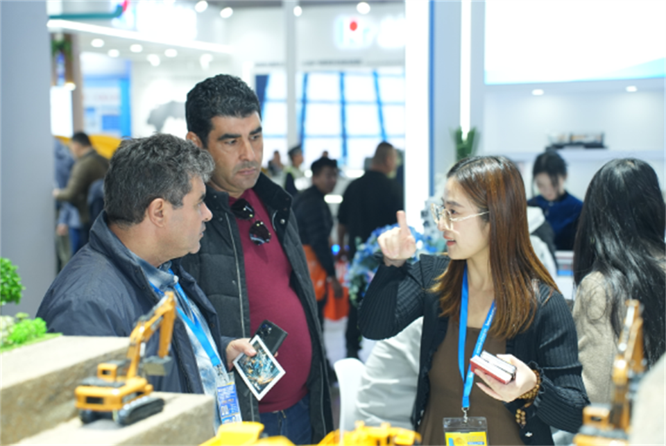 智造空间，，，，，，价值共生！广州优德88精彩亮相2024上海宝马展