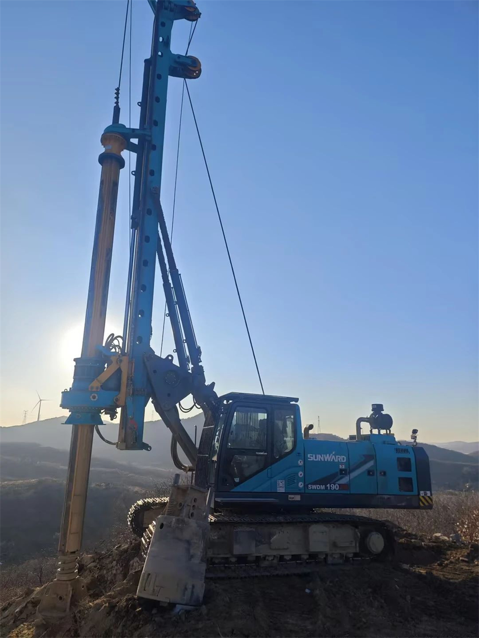 优德88智能举行电塔桩手艺立异交流会，，，，，，为电力基础设施建设注入新动力