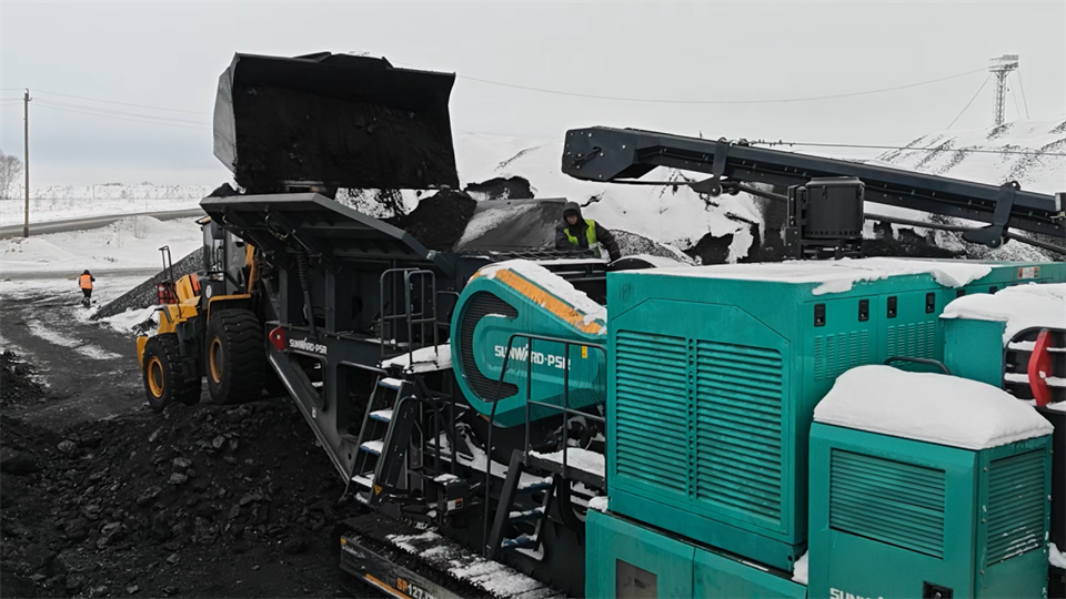 不惧-30℃极寒挑战，，，，，，优德88普石勒破碎筛分装备稳固运行！