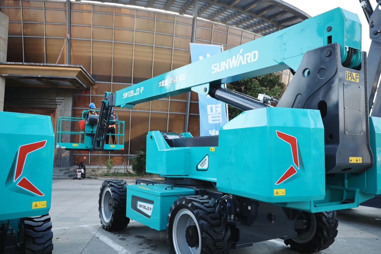 登“高”向“新”，，，，优德88智能亮相第九届天下高空作业平台租赁大会