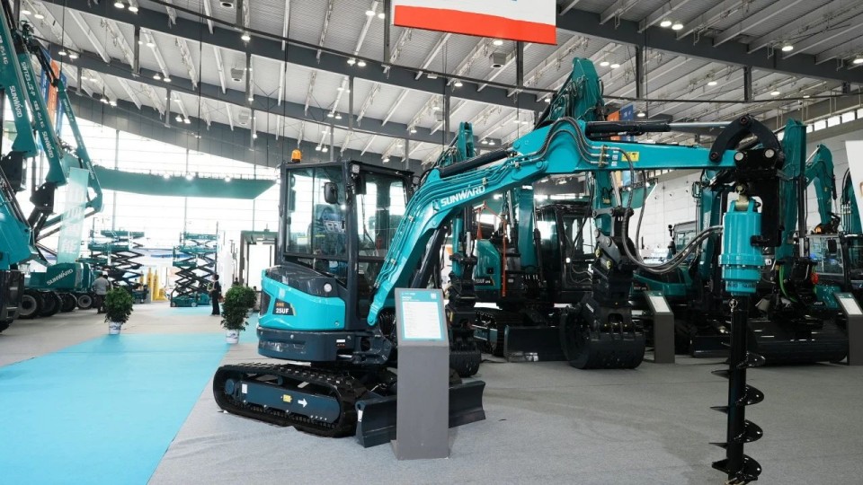 2025 CICEE | 从简单工具迈向多元化解决方案，，，优德88智能泛起非凡挖掘机风范