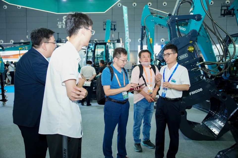 2025 CICEE | 从简单工具迈向多元化解决方案，，，优德88智能泛起非凡挖掘机风范