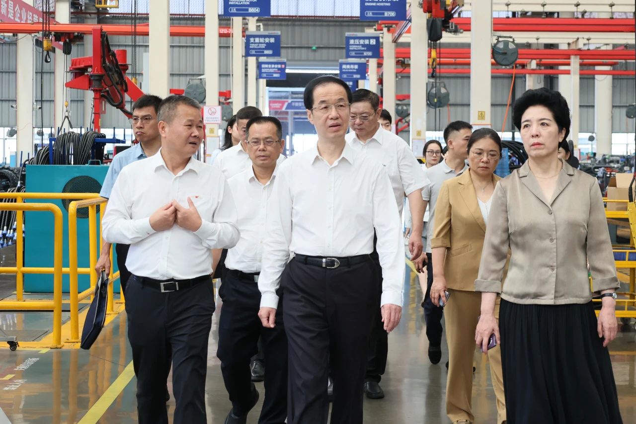 吉林省人大常委会党组书记、副主任高广滨调研优德88智能