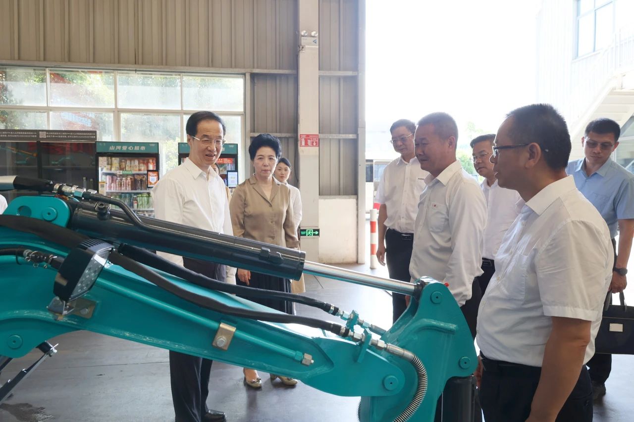 吉林省人大常委会党组书记、副主任高广滨调研优德88智能