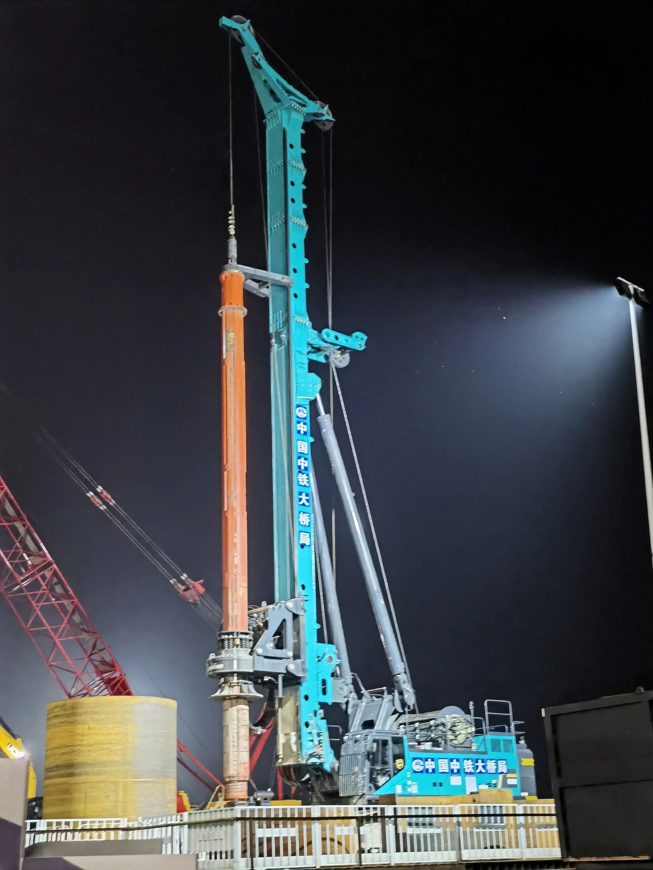 再战“天下级工程”！优德88智能旋挖钻机助力宜昌长江公铁大桥建设