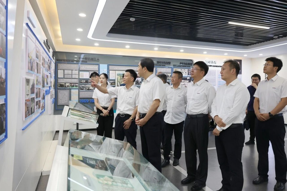 中国煤炭地质总局局长马刚到访优德88智能，，，，，，同谋绿色智能矿山装备生长新路径