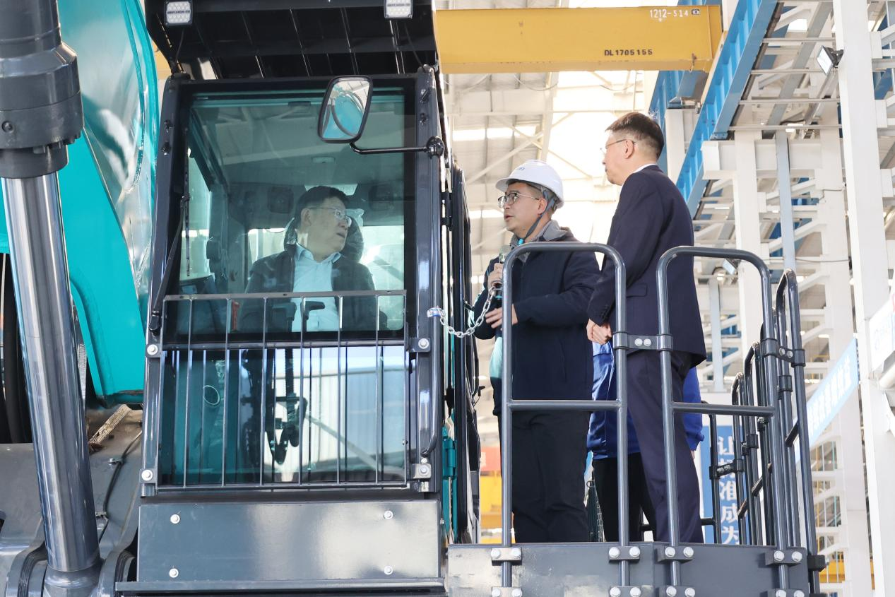 新矿投资集团党委书记、董事长王漠到访优德88智能