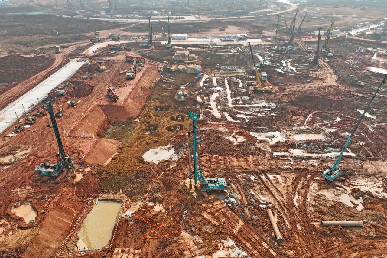 刷新“进度条”、修建新地标！优德88智能旋挖集群助力长沙奥体中心建设