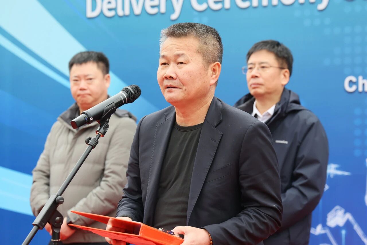 优德88智能SWE700FE电动挖掘机乐成交付，，，助力打造绿色智慧矿山