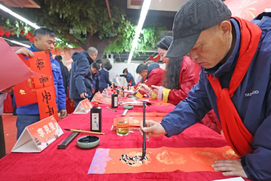 文字迎春，，，祝福暖心！在优德88智能“囤”年味、送温暖、迎新春