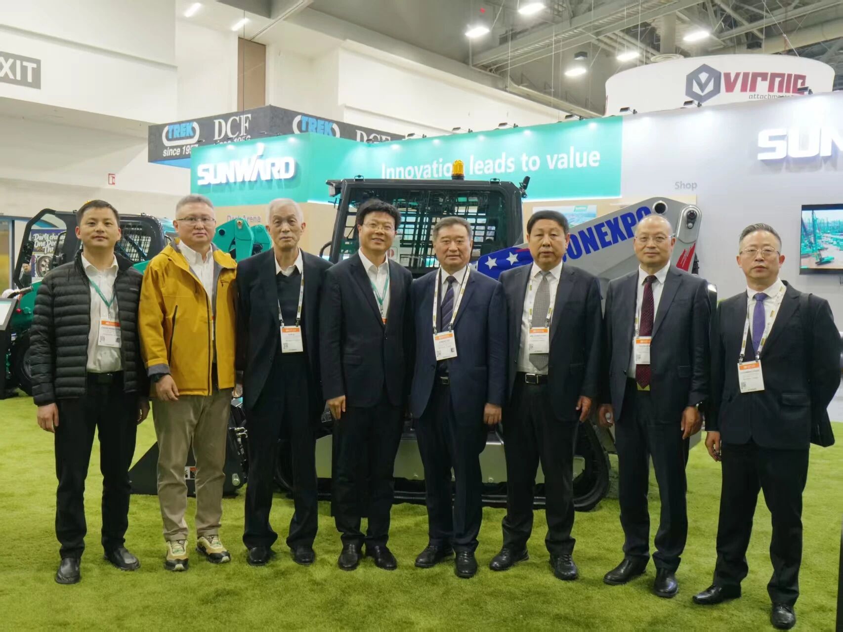 2026美国拉展 | 中国工程机械工业协会会长苏子孟一行到访优德88智能展位