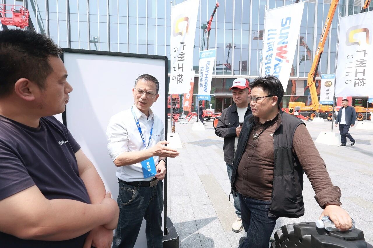 优德88智能亮相第十届天下高空作业平台租赁大会